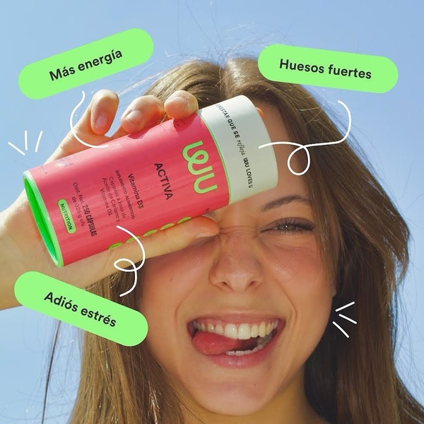 A high-performance 1:1 creative for Vitamin D3 supplements that uses clear, floating text callouts to highlight key product benefits.